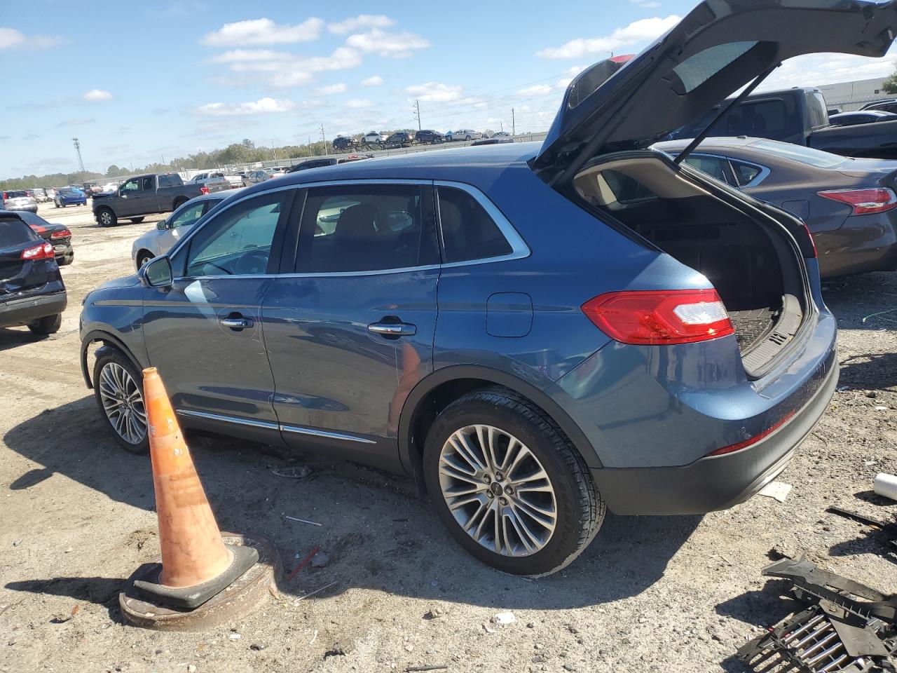 2018 Lincoln MKX VIN 2LMPJ8LR8JBL31090 Copart auction photo, front end / side damage thumbnail 2