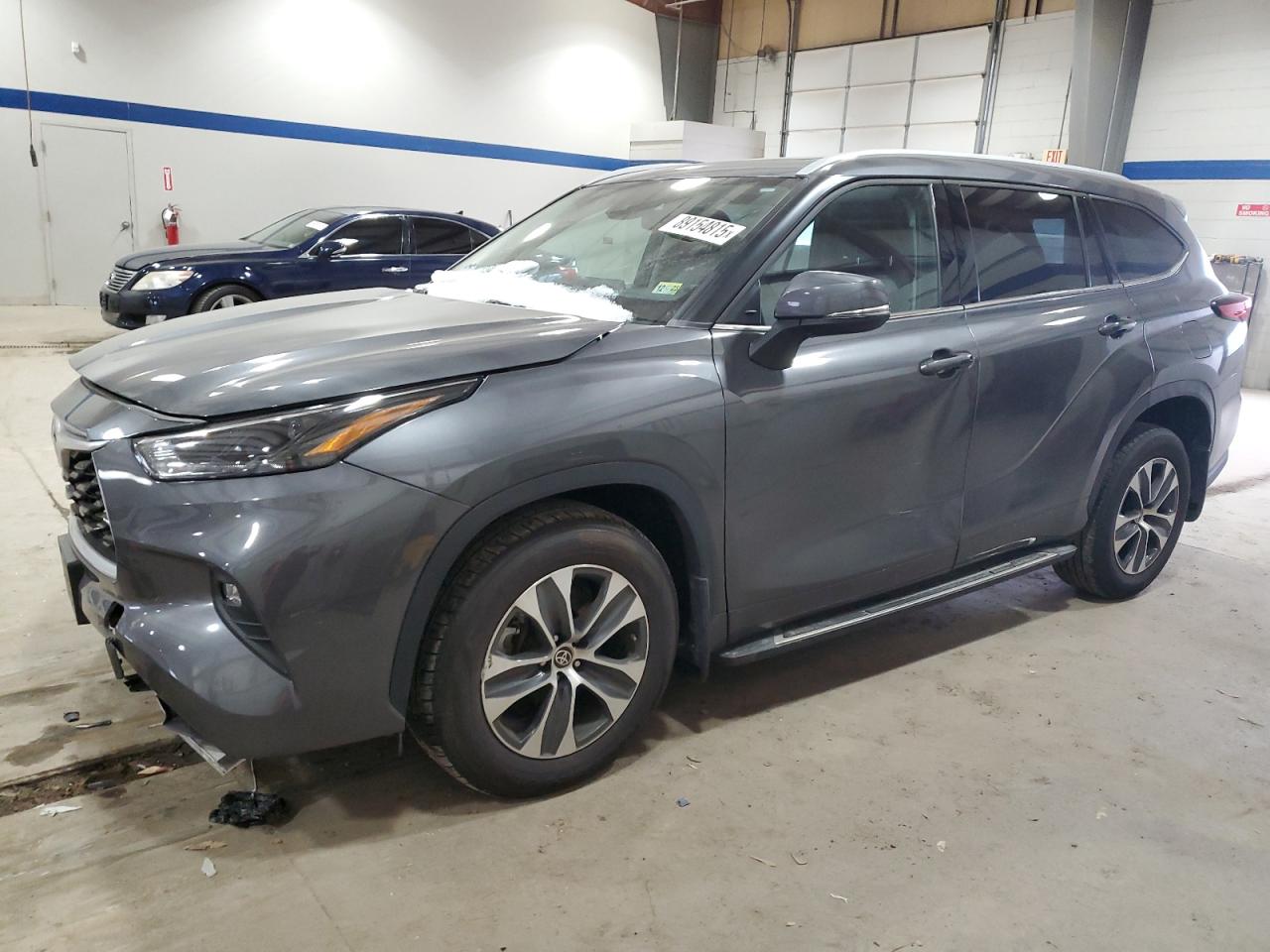 2022 Toyota Highlander VIN 5TDGZRBH6NS593752