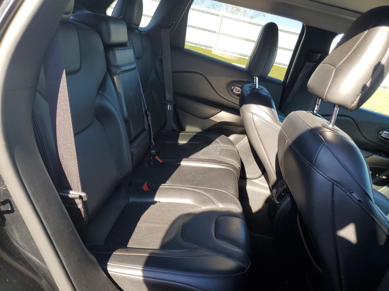 2019 Jeep Grand Cherokee VIN 1C4PJMDXXKD252618 Copart auction photo, rear end / side damage thumbnail 11