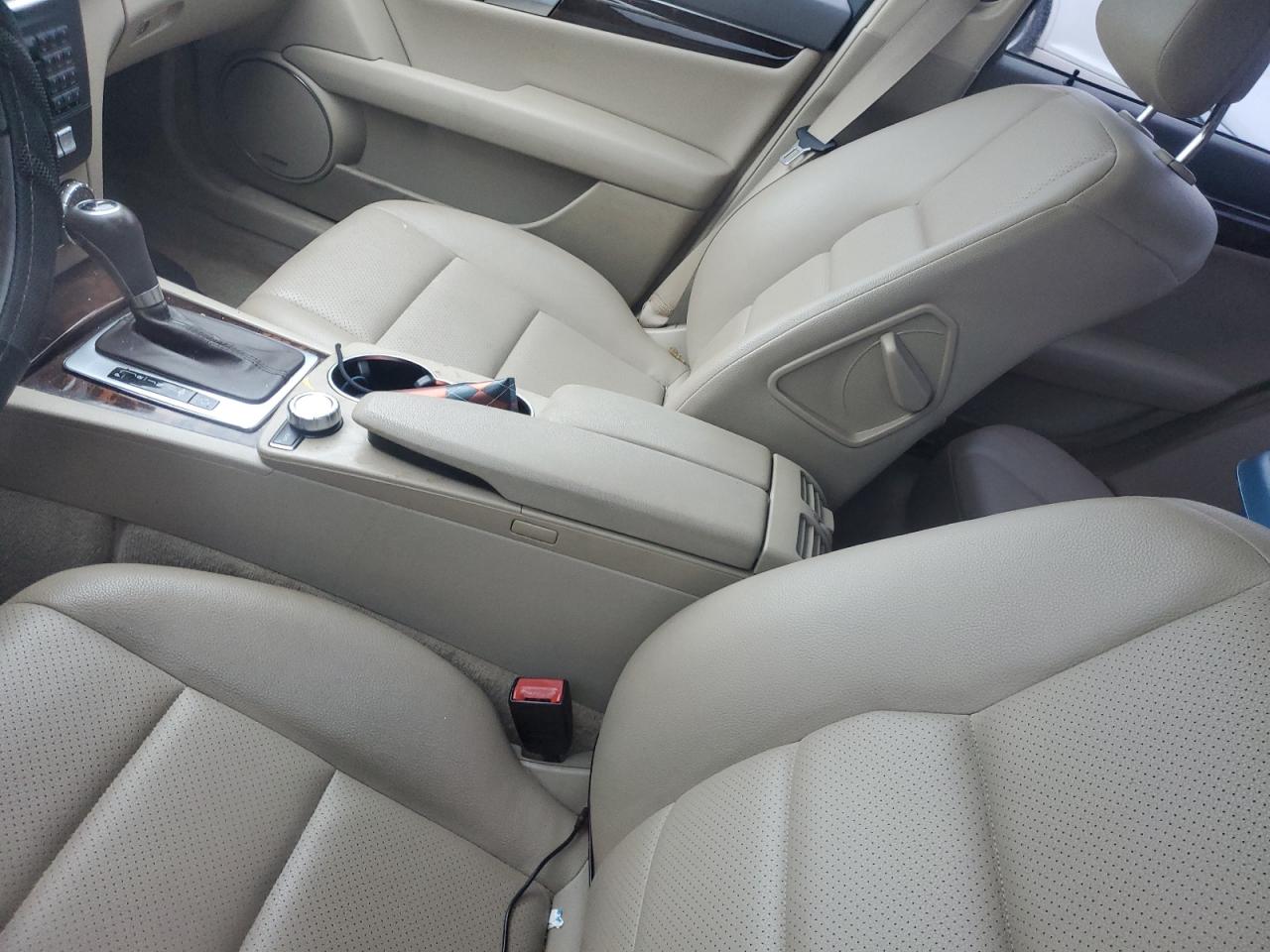2014 Mercedes-Benz C-klasse VIN WDDGF8AB4EG197903 Copart auction photo, mechanical / minor dent/scratches damage thumbnail 8