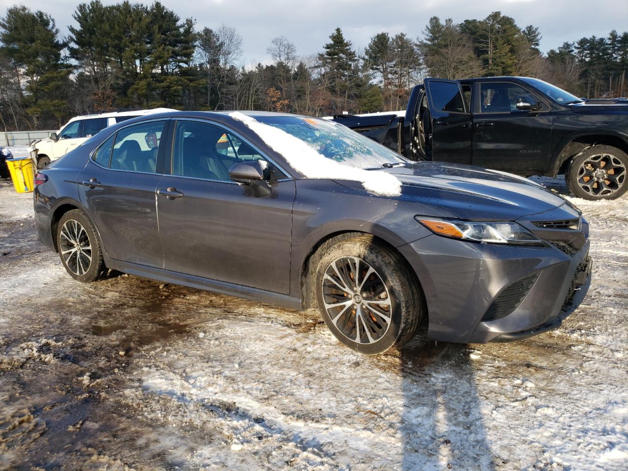 2018 Toyota Camry VIN 4T1B11HK5JU008022 Copart auction photo, biohazard/chemical damage thumbnail 4