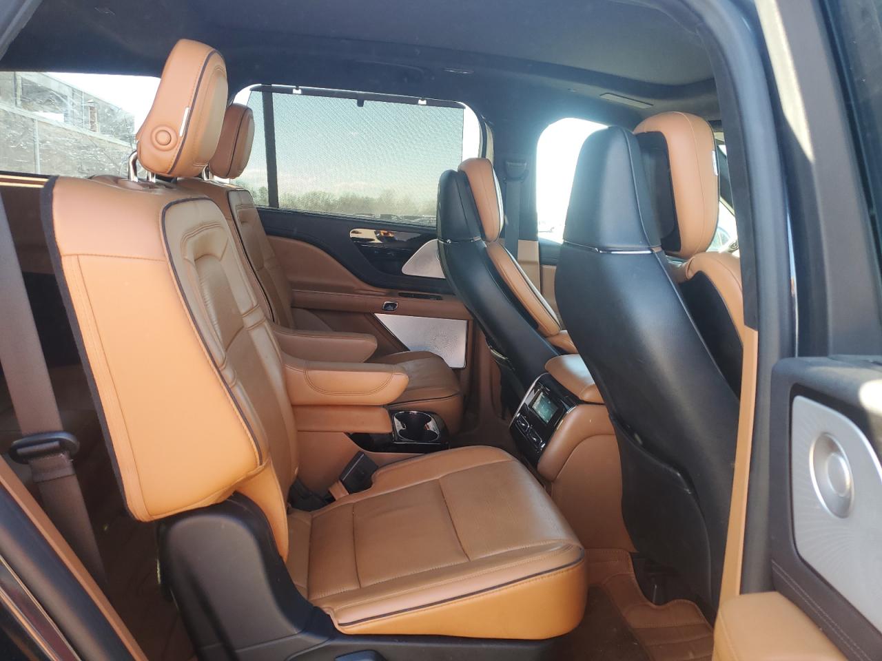 2020 Lincoln Aviator VIN 5LM5J9XC1LGL15630 Copart auction photo, front end / undercarriage damage thumbnail 11