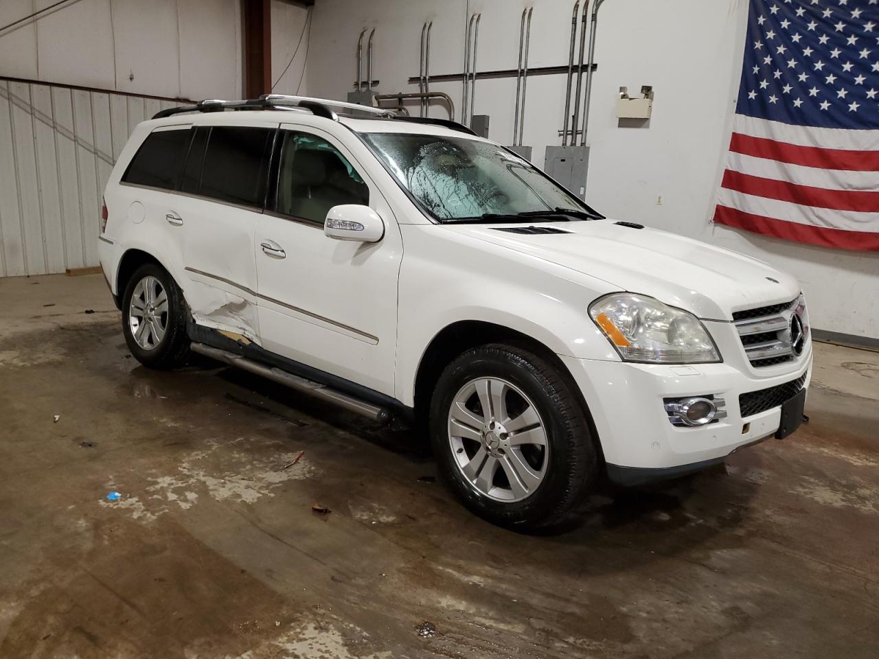 2007 Mercedes-Benz GL-klasse VIN 4JGBF71E67A135333 Copart auction photo, side / undercarriage damage thumbnail 4