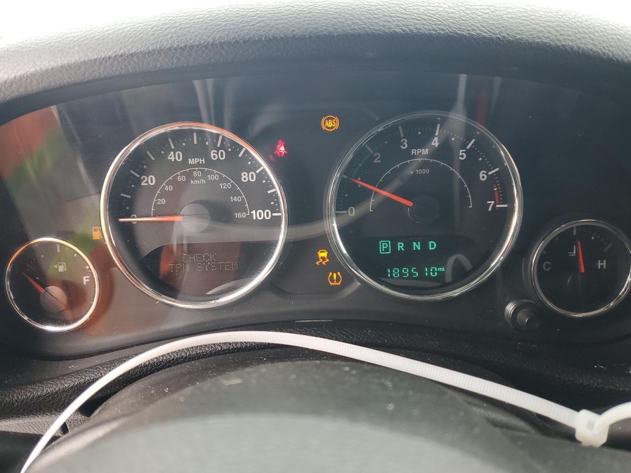 2015 Jeep Wrangler VIN 1C4BJWDG7FL689462 Copart auction photo, minor dent/scratches damage thumbnail 9