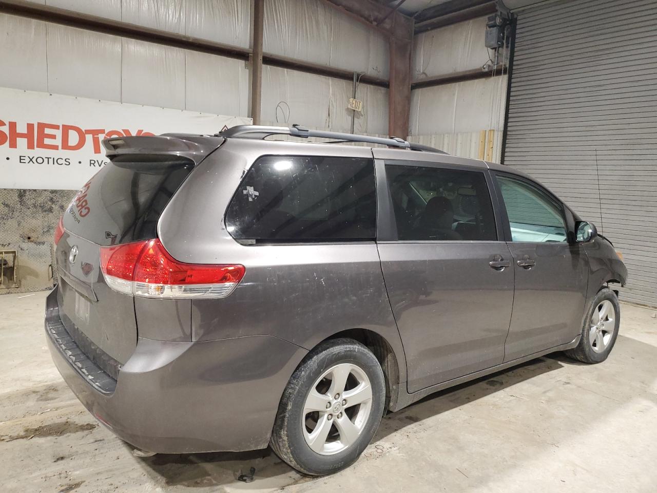 2014 Toyota Sienna VIN 5TDKK3DC2ES418122 Copart auction photo, front end damage thumbnail 3