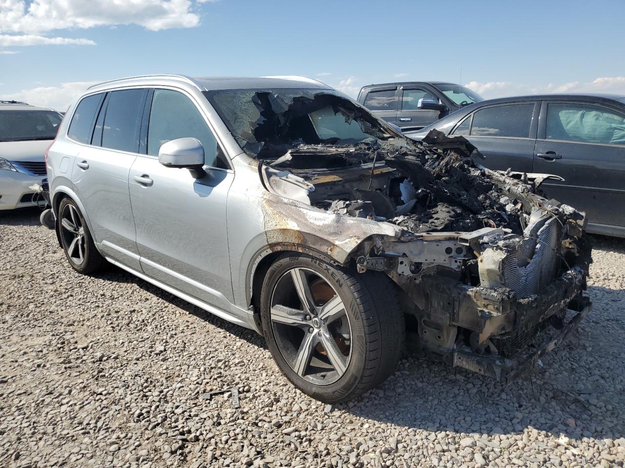 2019 Volvo XC90 VIN YV4102PM6K1508637 Copart auction photo, burn damage thumbnail 4