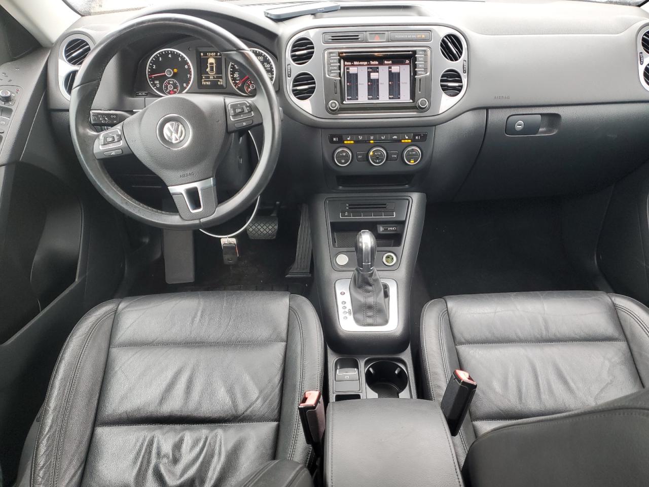 2017 Volkswagen Tiguan VIN WVGTV7AX8HW503900 Copart auction photo, hail damage thumbnail 8