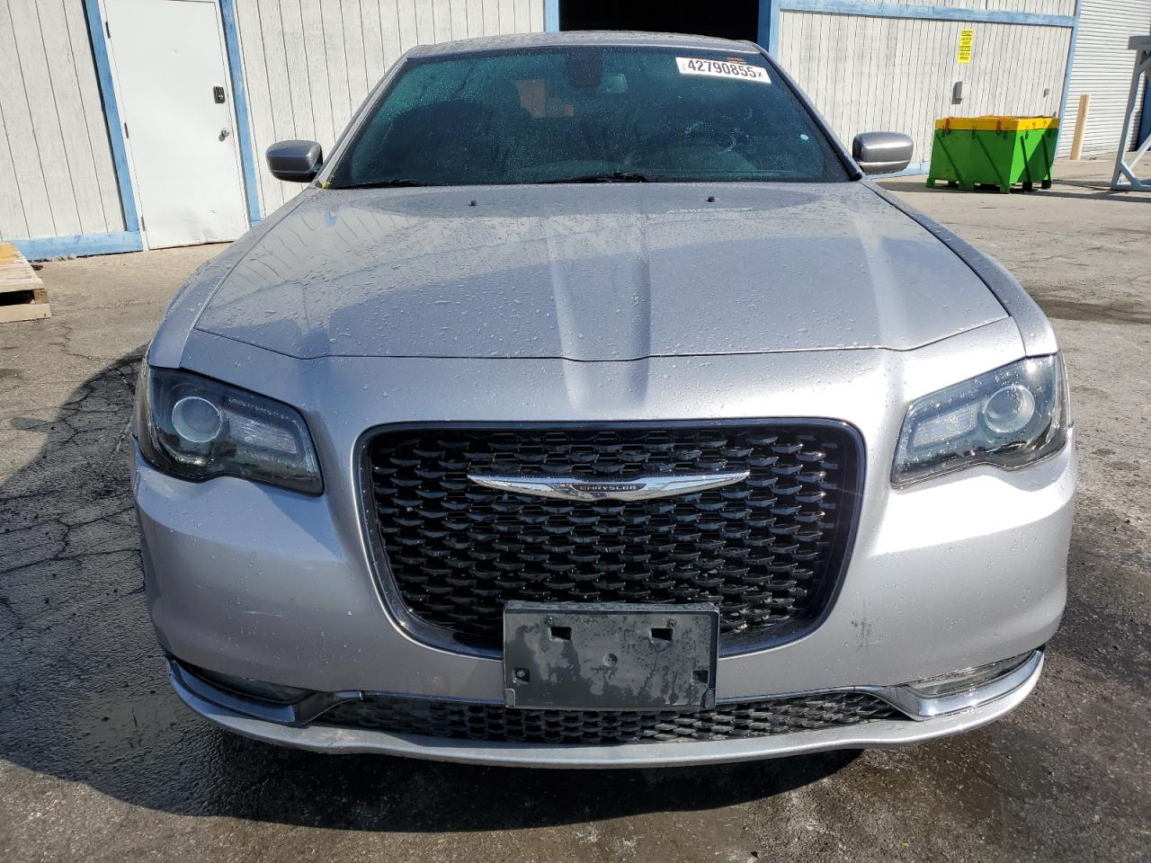2018 Chrysler 300 VIN 2C3CCABG7JH214599 Copart auction photo, minor dent/scratches damage thumbnail 5