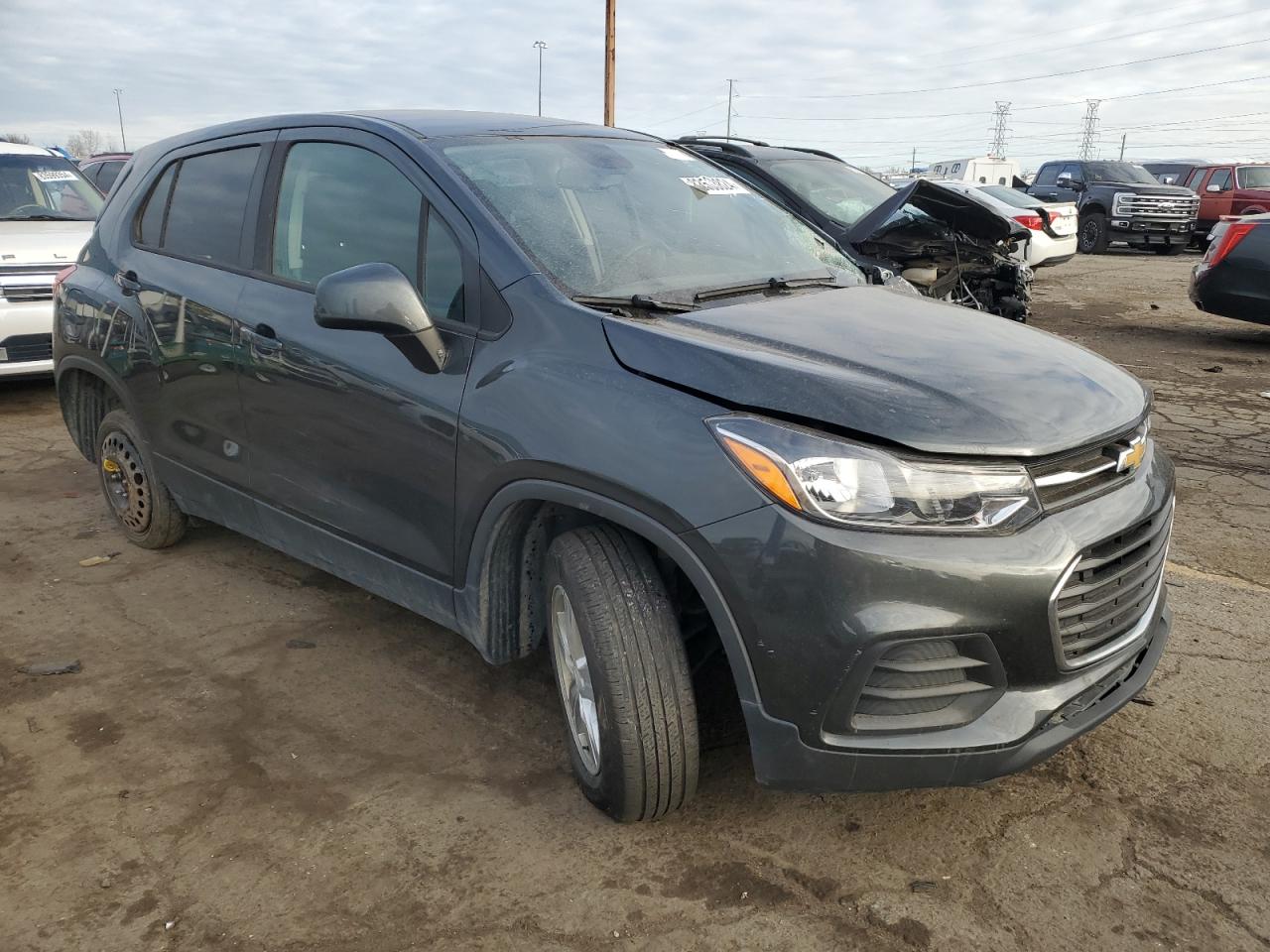 2019 Chevrolet Trax VIN 3GNCJNSB1KL207001 Copart auction photo, side / front end damage thumbnail 4