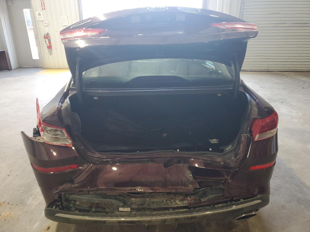 2019 KIA Optima VIN 5XXGT4L34KG299285 Copart auction photo, rear end / minor dent/scratches damage thumbnail 6