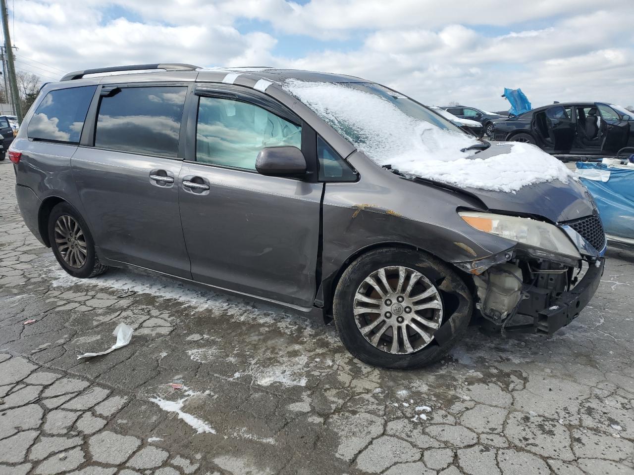 2015 Toyota Sienna VIN 5TDYK3DC1FS542250 Copart auction photo, all over damage thumbnail 4