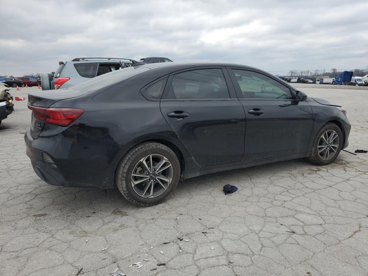 2023 KIA Forte VIN 3KPF24AD0PE644581 Copart auction photo, side damage thumbnail 3