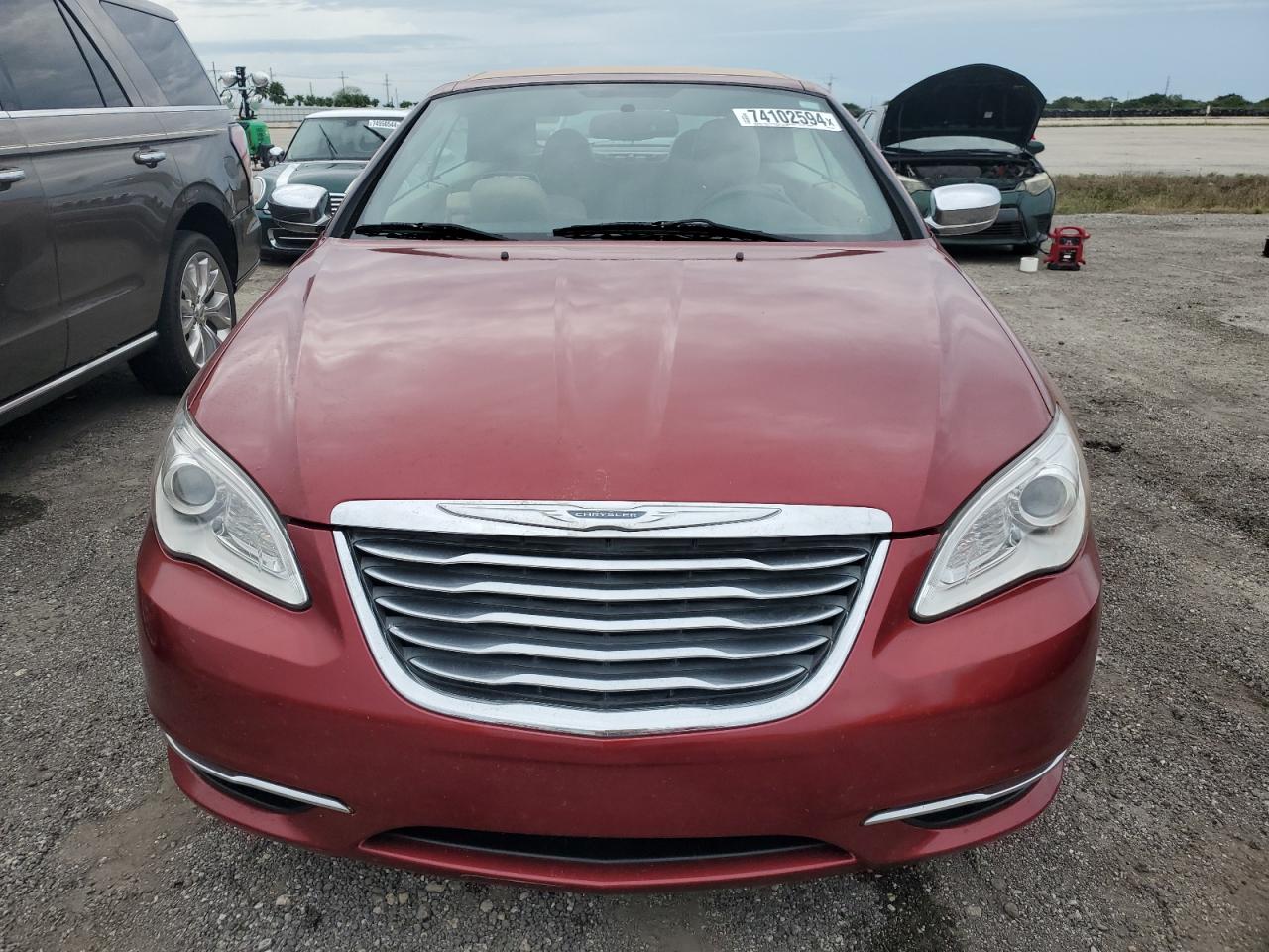 2013 Chrysler 200 VIN 1C3BCBFG5DN597952 Copart auction photo, water/flood / minor dent/scratches damage thumbnail 5