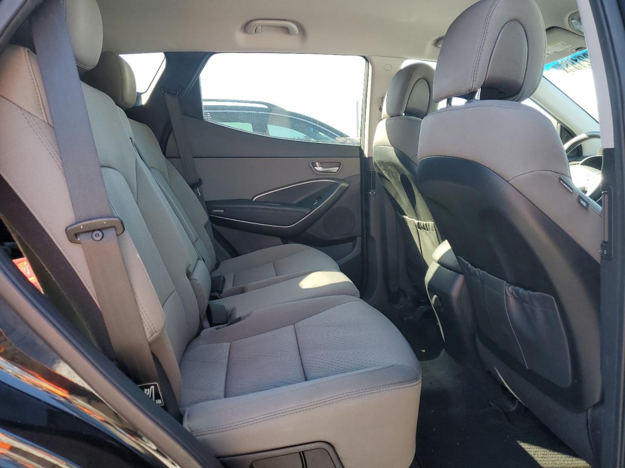 2017 Hyundai Santa Fe VIN 5XYZU3LB4HG429724 Copart auction photo, rear end damage thumbnail 11