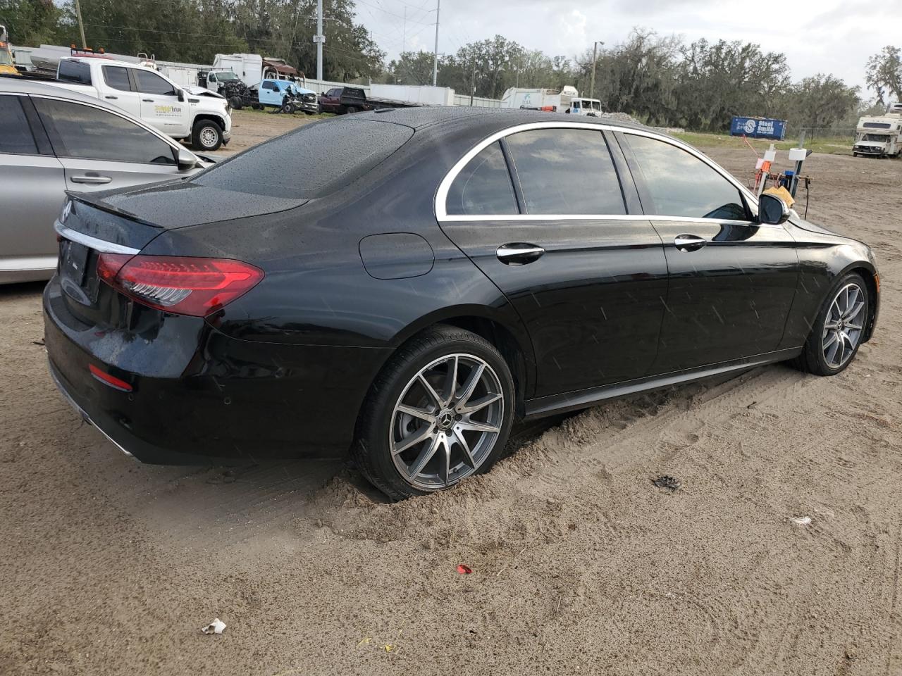 2021 Mercedes-Benz E-klasse VIN W1KZF8DB8MA880516 Copart auction photo, side damage thumbnail 3