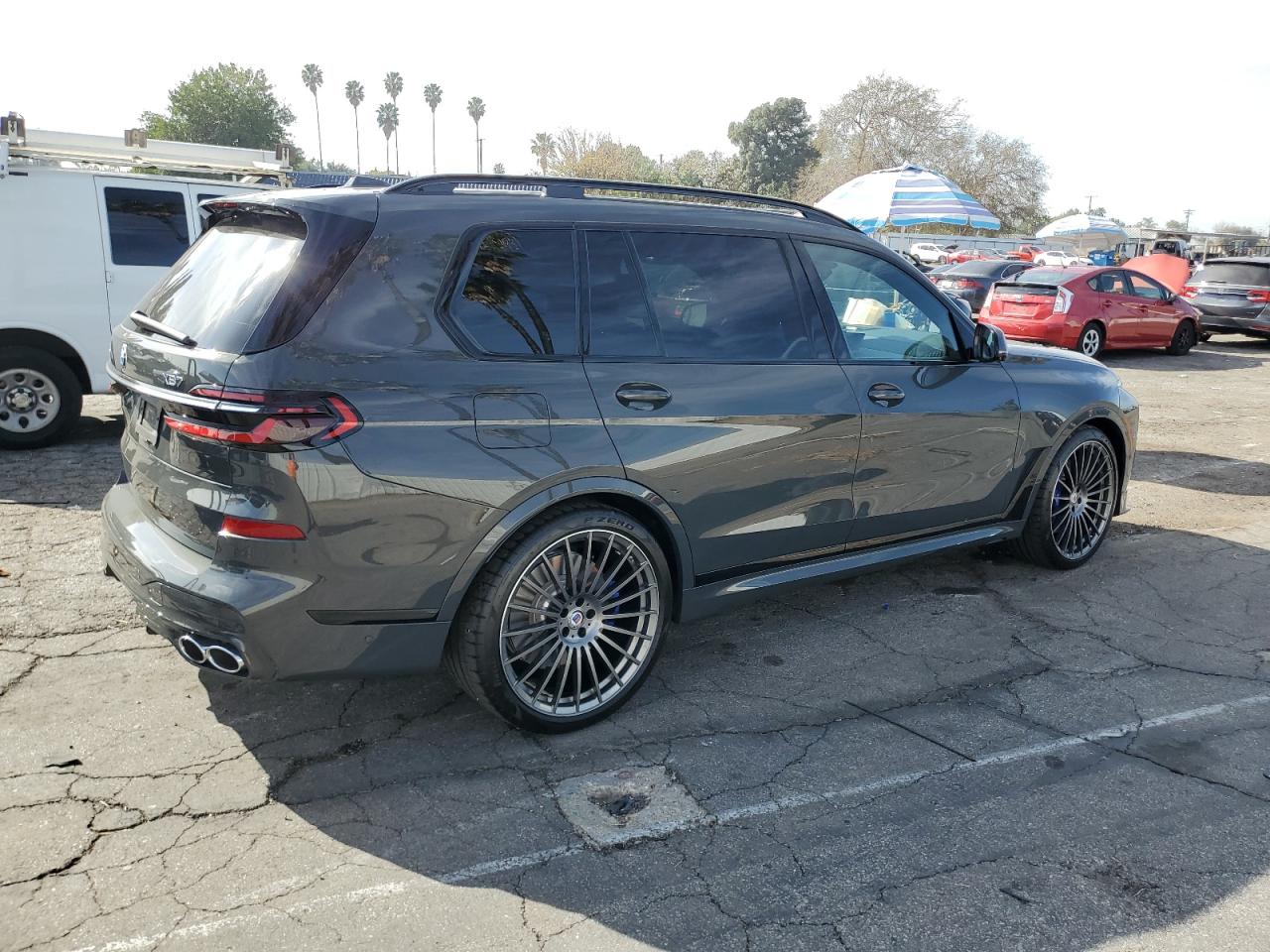 2024 BMW X7 VIN 5UX43EM17R9W08128 Copart auction photo, minor dent/scratches damage thumbnail 3