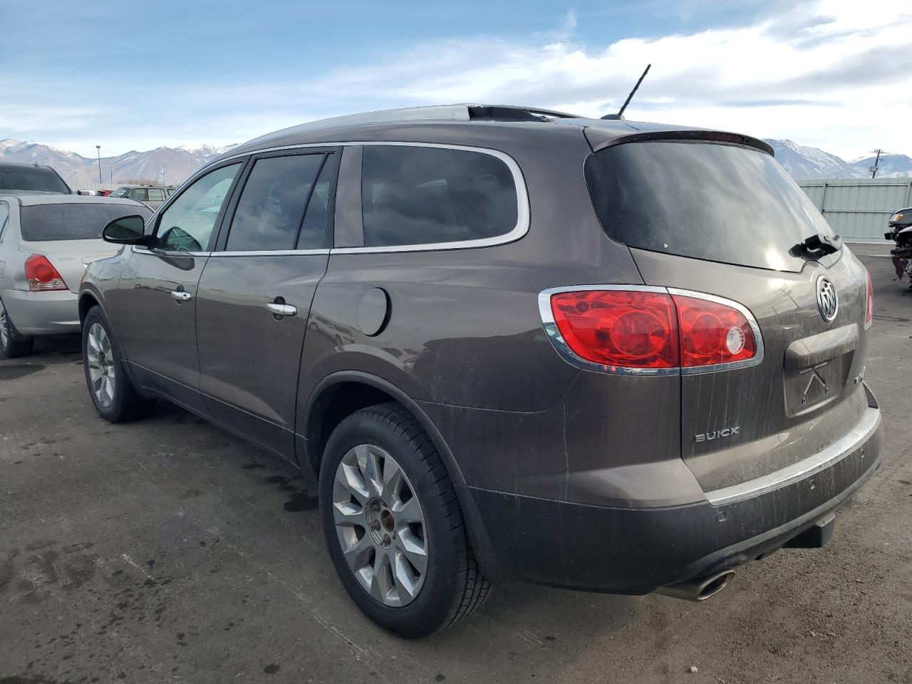 2011 Buick Enclave VIN 5GAKVCED8BJ184769 Copart auction photo, minor dent/scratches damage thumbnail 2