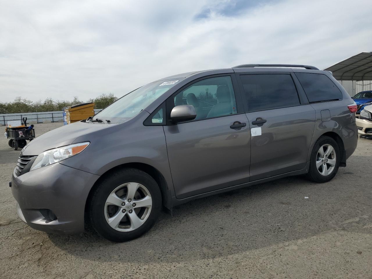 2017 Toyota Sienna VIN 5TDZZ3DC1HS847833
