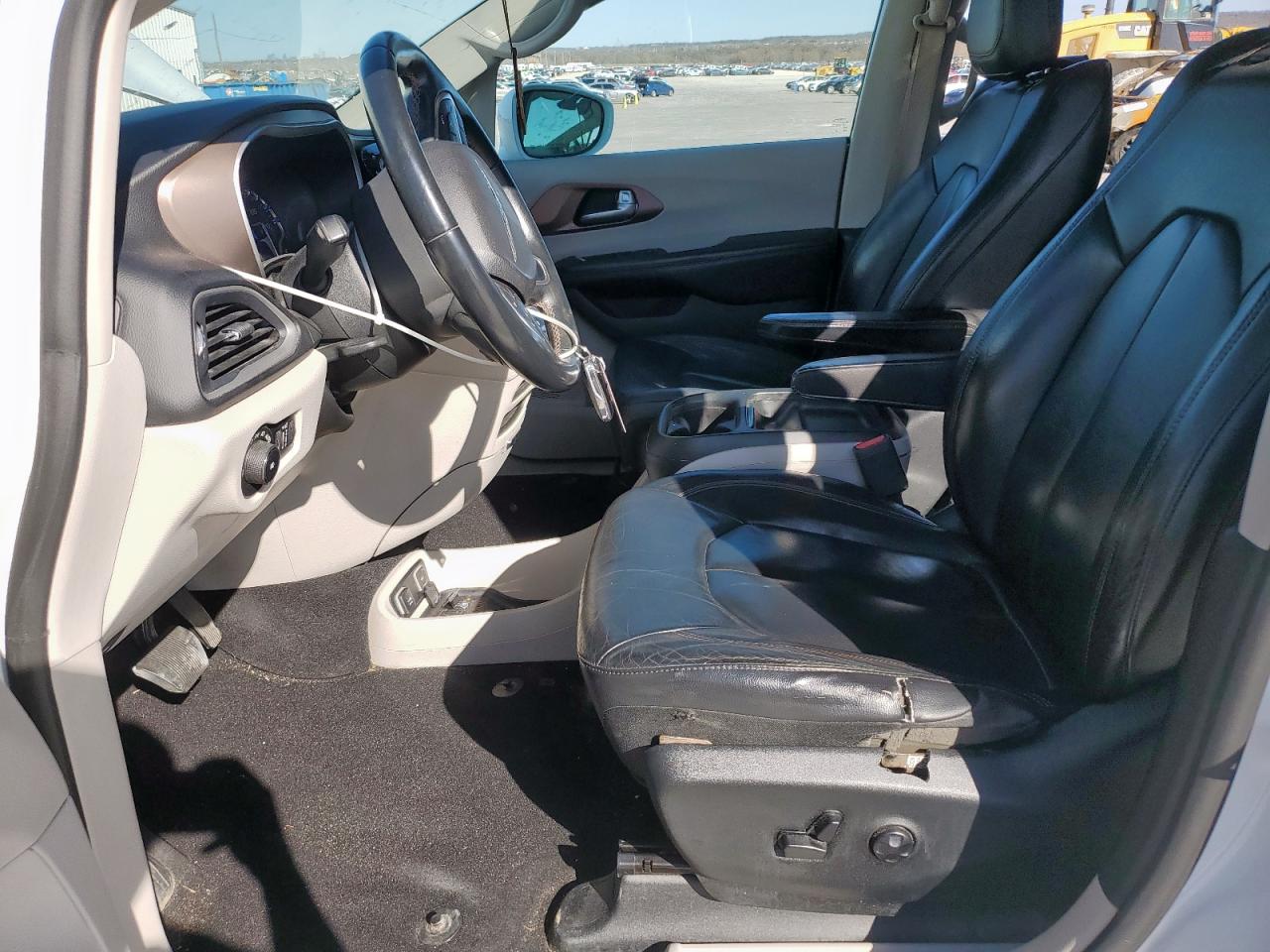 2017 Chrysler Pacifica VIN 2C4RC1BG1HR564532 Copart auction photo, front end damage thumbnail 7