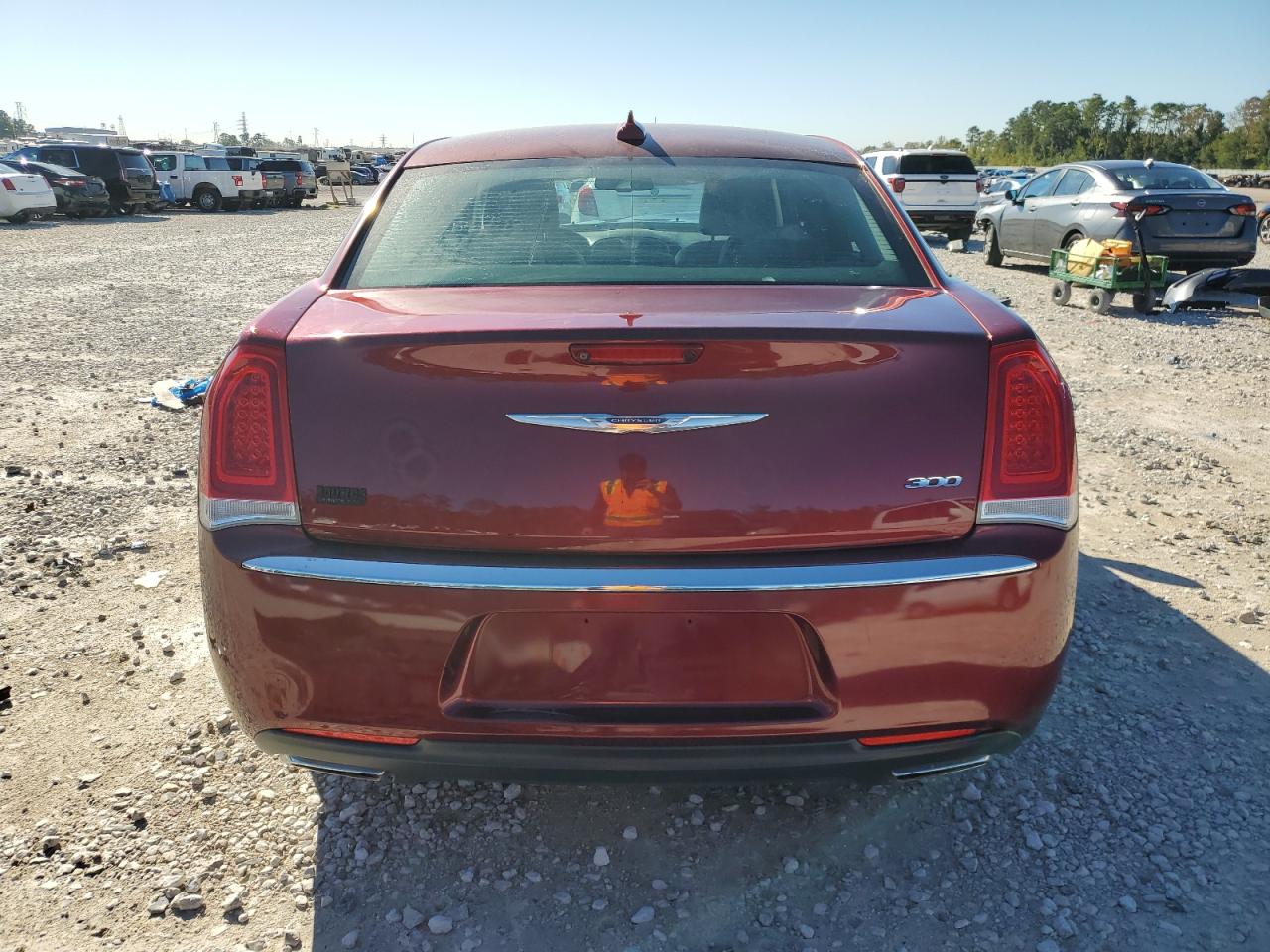 2015 Chrysler 300 VIN 2C3CCAAG8FH802858 Copart auction photo, front end damage thumbnail 6