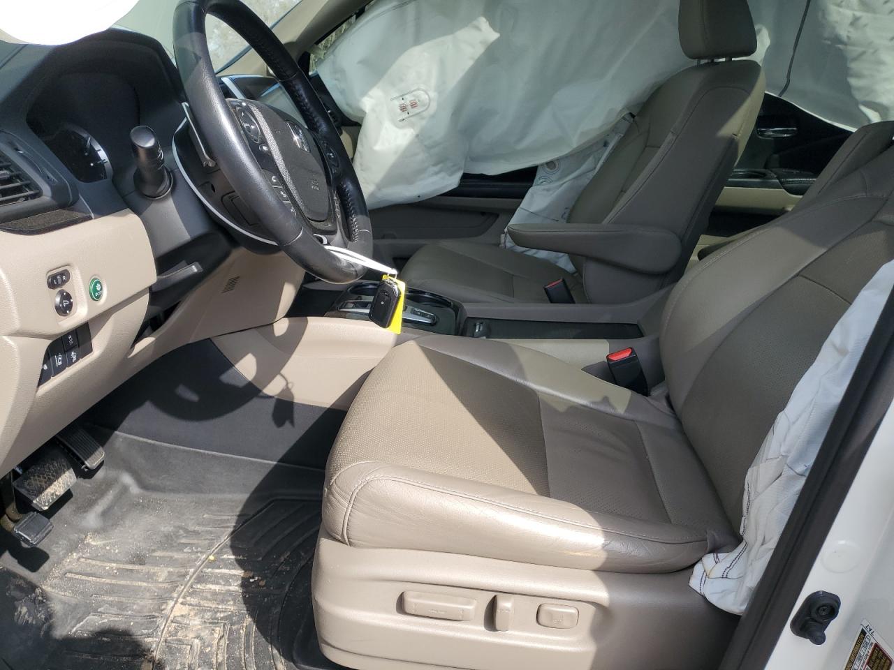 2016 Honda Pilot VIN 5FNYF6H05GB043169 Copart auction photo, all over damage thumbnail 7