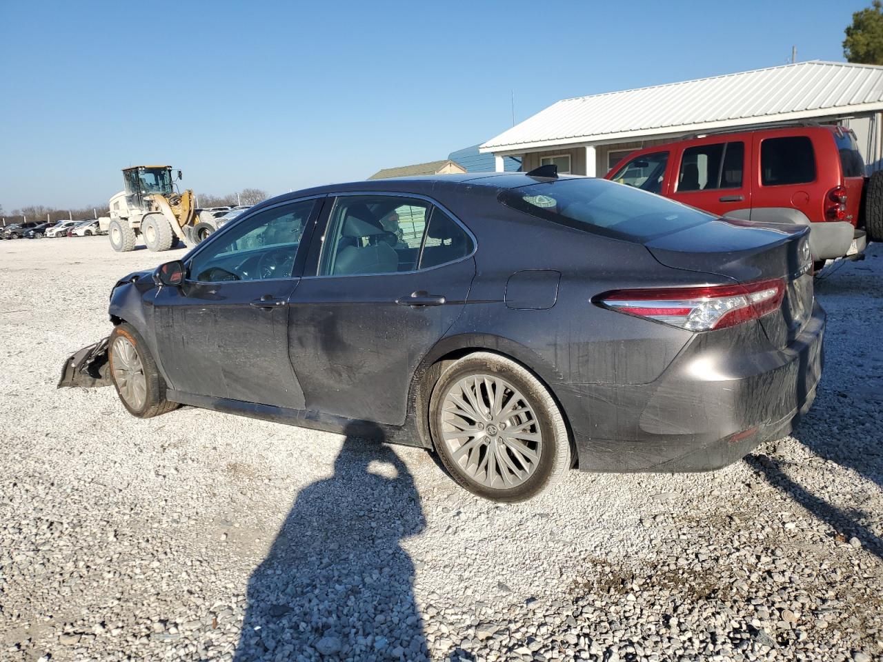 2019 Toyota Camry VIN 4T1B11HK4KU768430 Copart auction photo, front end damage thumbnail 2