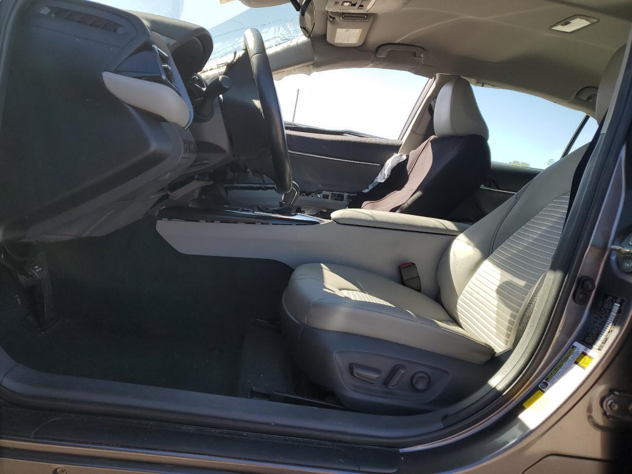 2020 Toyota Camry VIN 4T1G11AK1LU953052 Copart auction photo, side / front end damage thumbnail 7