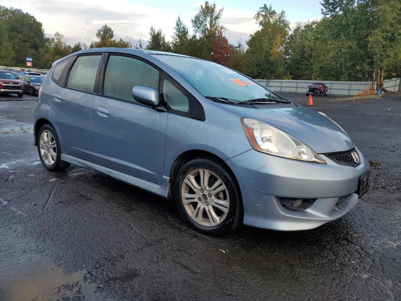 2011 Honda Fit VIN JHMGE8H5XBC019976 Copart auction photo, vandalism / all over damage thumbnail 4