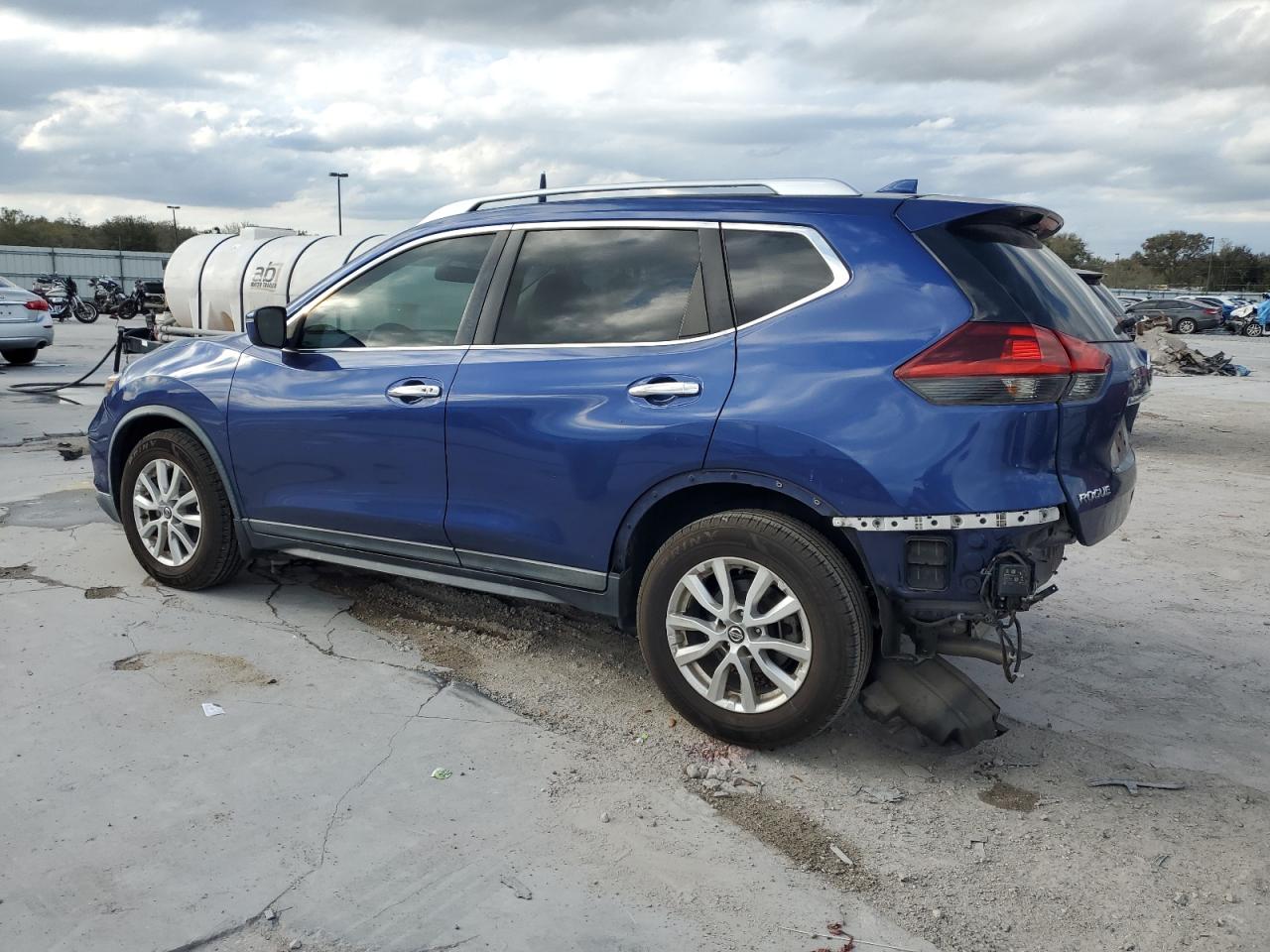 2018 Nissan Rogue VIN KNMAT2MT5JP579183 Copart auction photo, rear end damage thumbnail 2