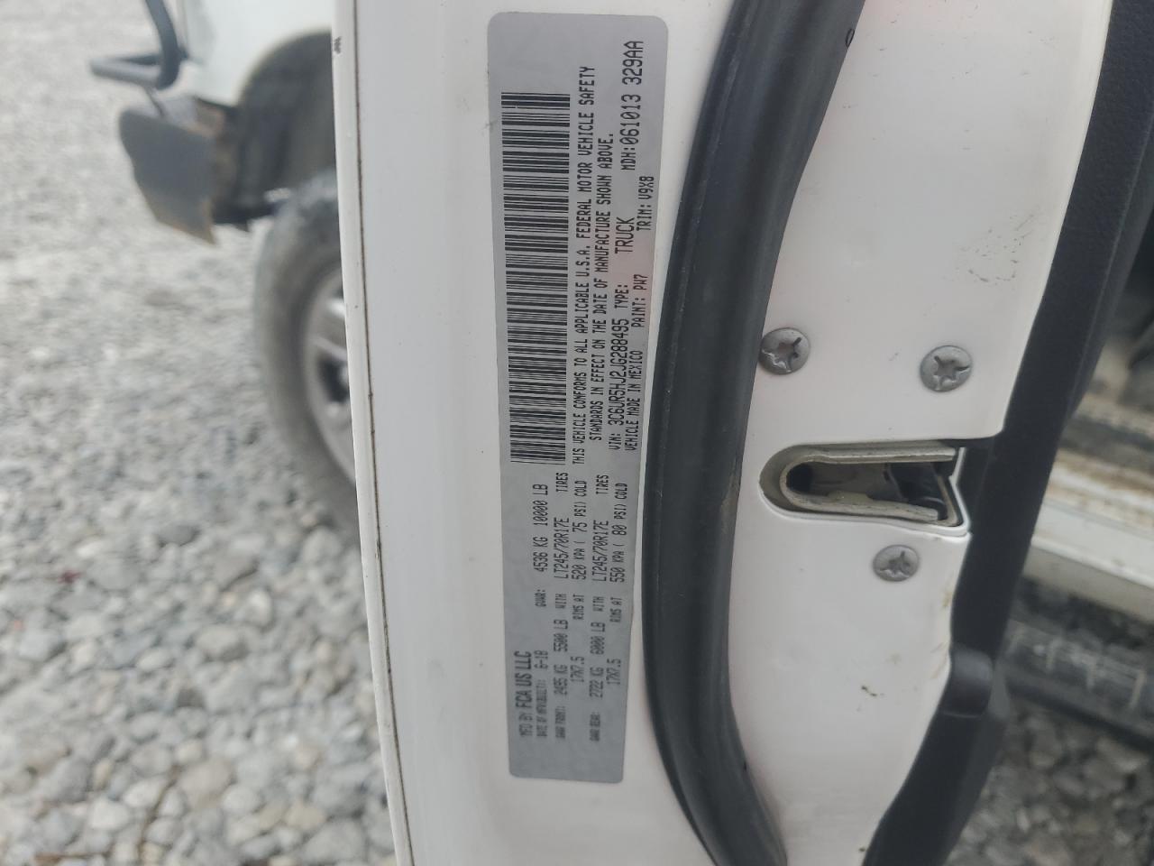 2018 RAM 2500 VIN 3C6UR5HJ2JG288495 Copart auction photo, rear end / minor dent/scratches damage thumbnail 13