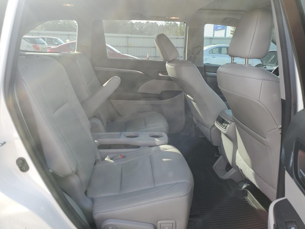 2018 Toyota Highlander VIN 5TDYZRFH0JS258348 Copart auction photo, front end / rear end damage thumbnail 11