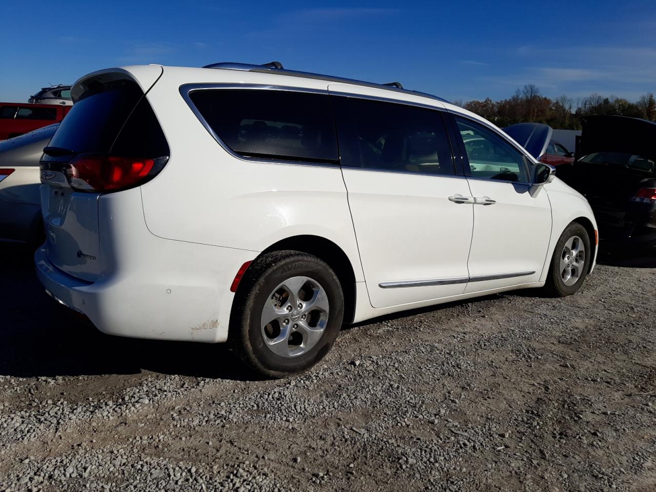 2018 Chrysler Pacifica VIN 2C4RC1N70JR258441 Copart auction photo, front end damage thumbnail 3