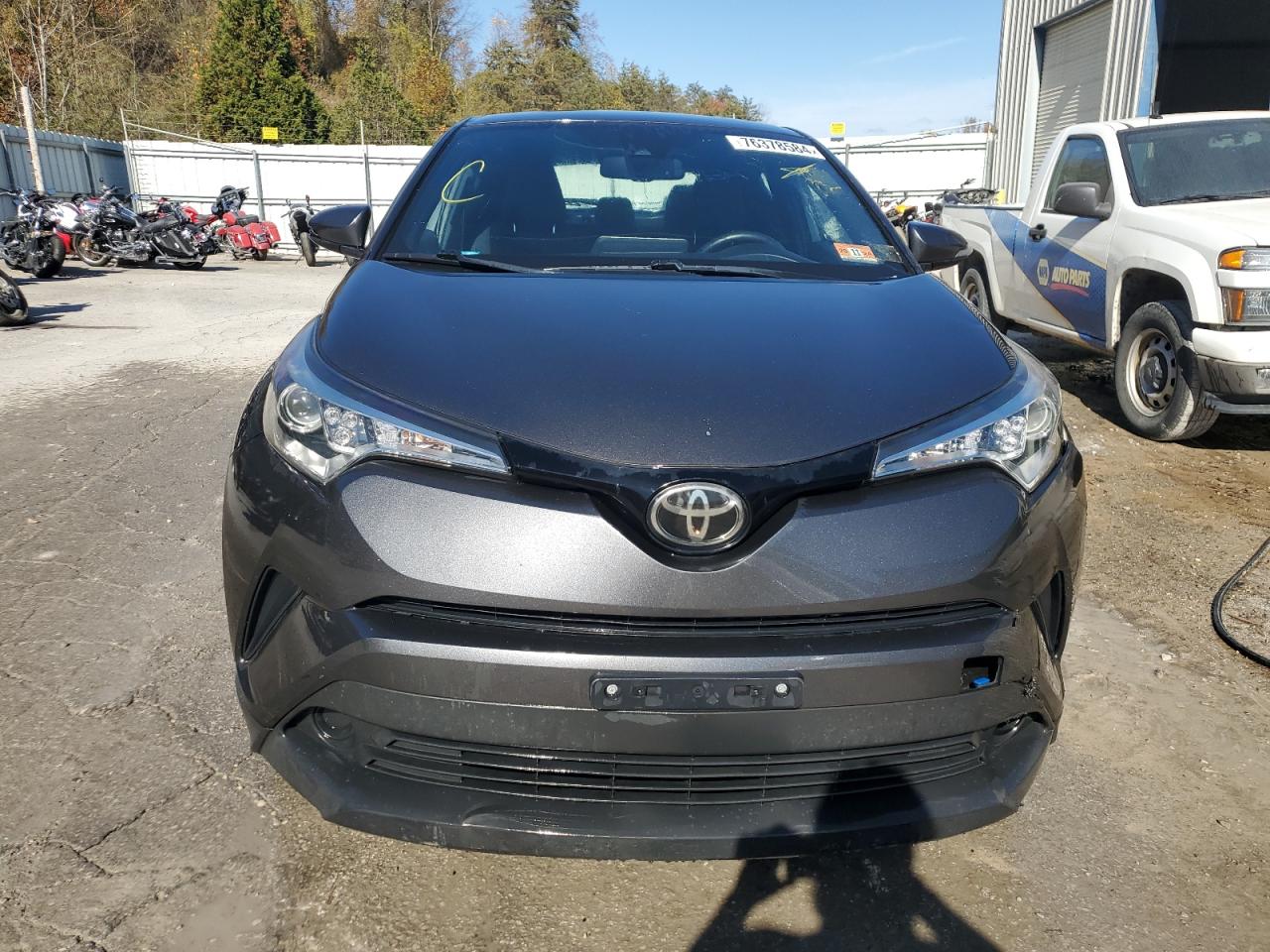 2018 Toyota C-HR VIN NMTKHMBXXJR042532 Copart auction photo, side / front end damage thumbnail 5