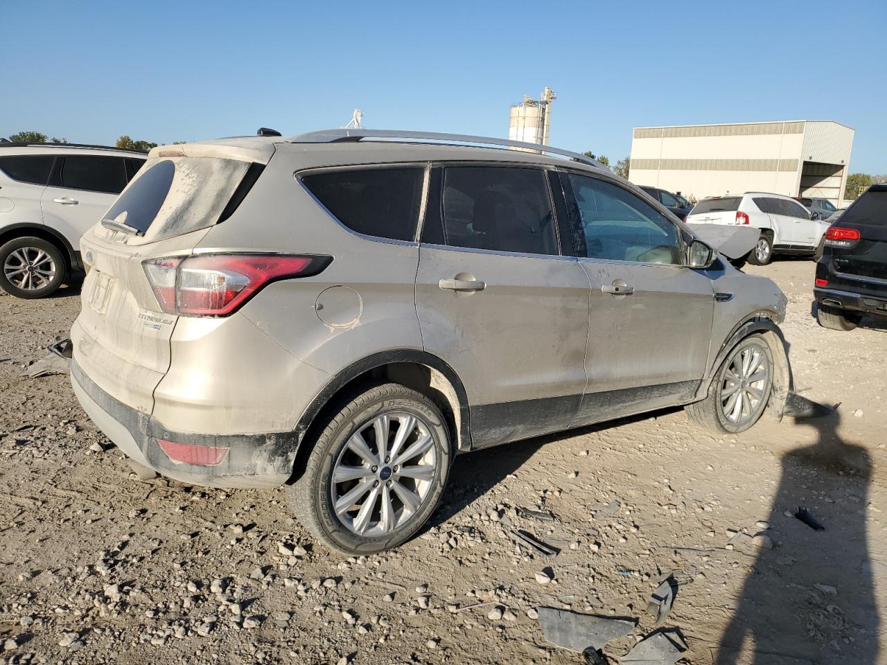 2017 Ford Escape VIN 1FMCU9JD7HUD28460 Copart auction photo, front end damage thumbnail 3