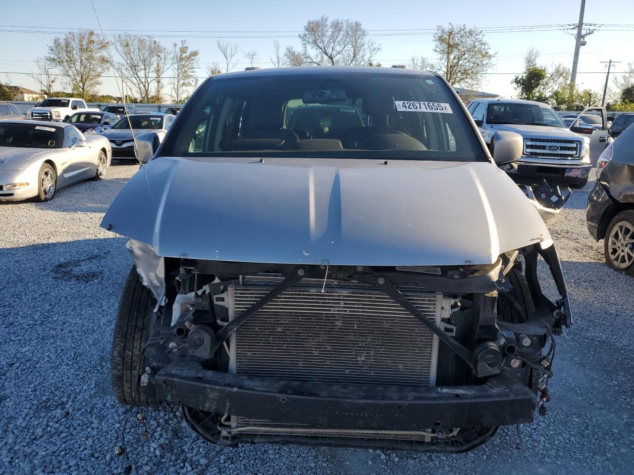 2018 Dodge Caravan VIN 2C4RDGCG0JR240167 Copart auction photo, front end / side damage thumbnail 5