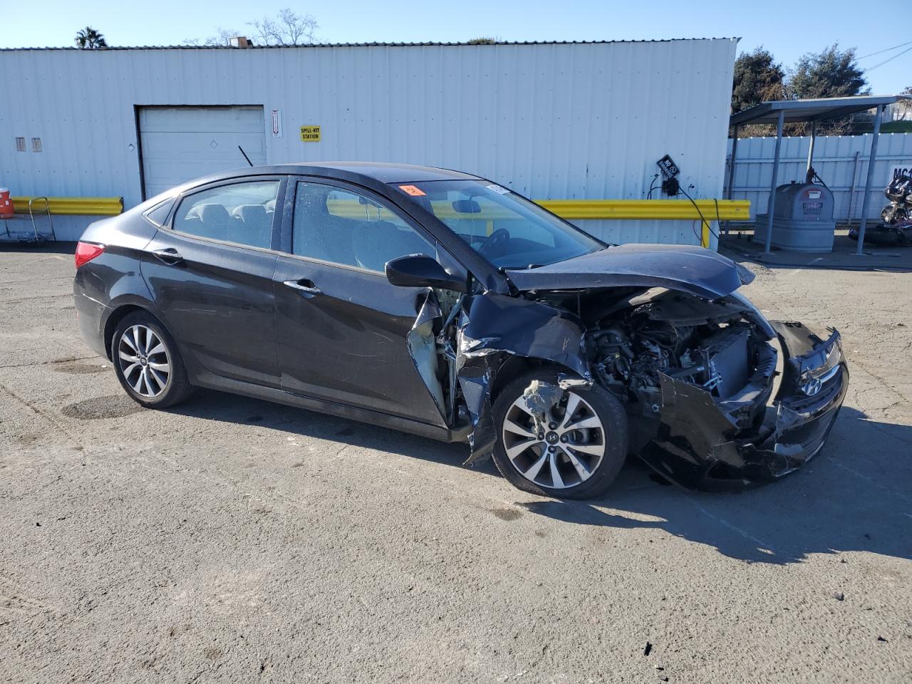 2015 Hyundai Accent VIN KMHCU4AE6FU823435 Copart auction photo, front end / all over damage thumbnail 4