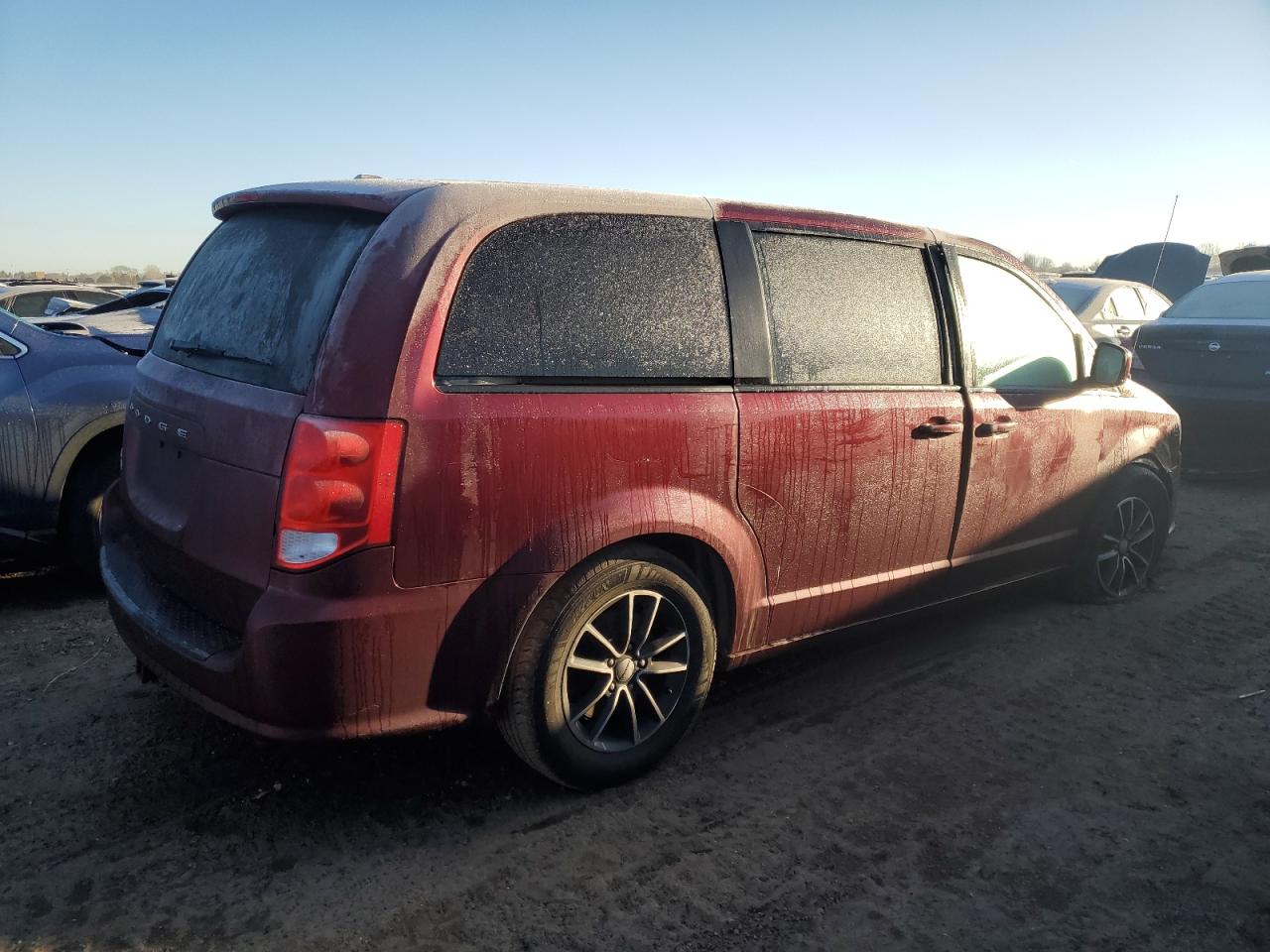 2018 Dodge Caravan VIN 2C4RDGBG3JR136158 Copart auction photo, front end damage thumbnail 3