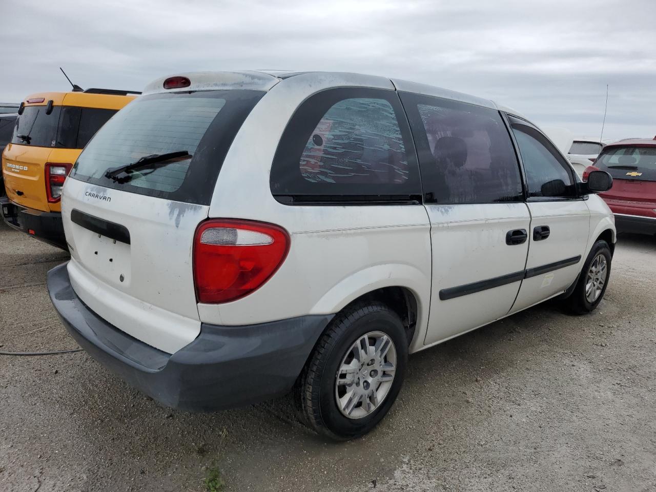 2005 Dodge Caravan VIN 1D4GP25R65B349143 Copart auction photo, water/flood / minor dent/scratches damage thumbnail 3