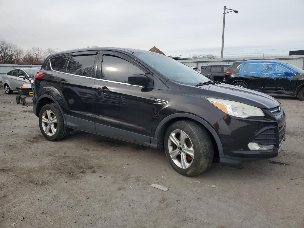 2013 Ford Escape VIN 1FMCU0G91DUC03687 Copart auction photo, front end / side damage thumbnail 4