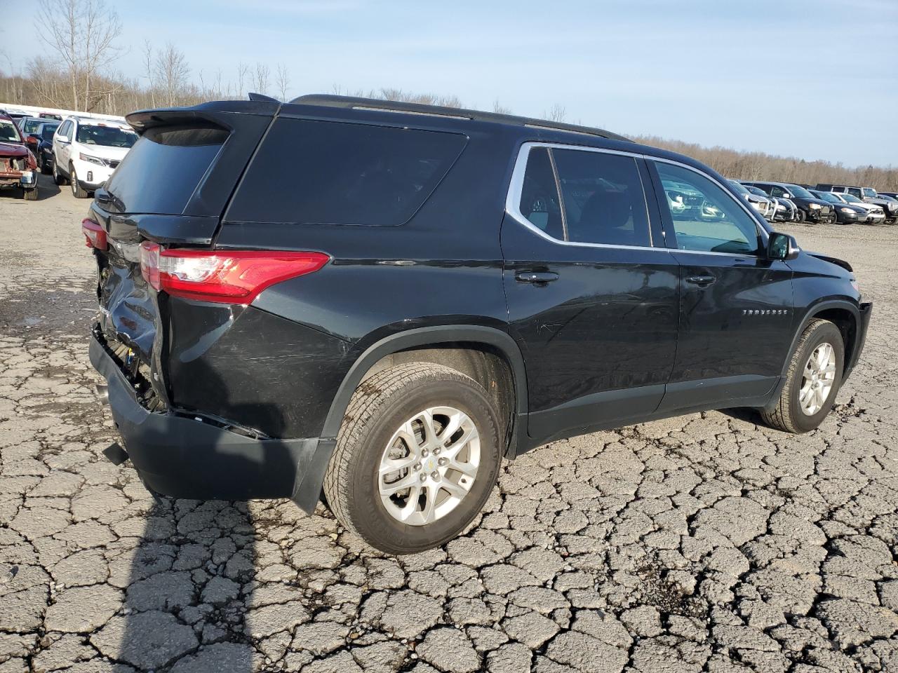 2021 Chevrolet Traverse VIN 1GNEVHKW6MJ198226 Copart auction photo, rear end / front end damage thumbnail 3