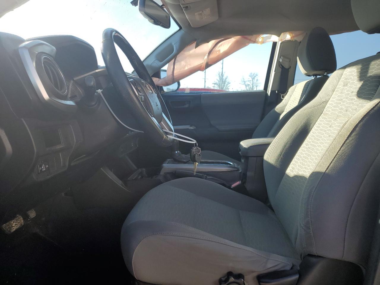 2016 Toyota Tacoma VIN 5TFCZ5AN5GX006906 Copart auction photo, front end / side damage thumbnail 7