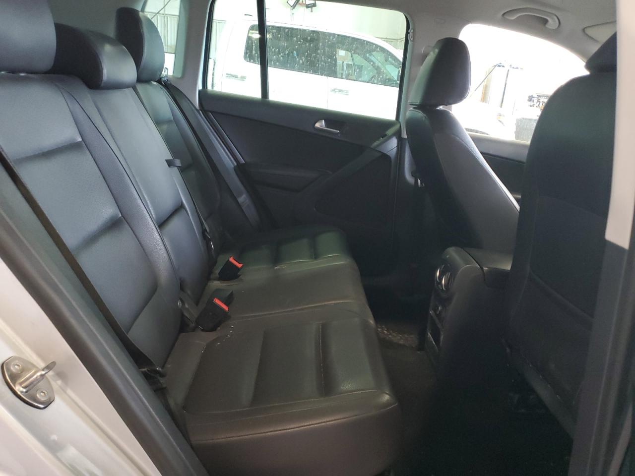 2015 Volkswagen Tiguan VIN WVGBV7AX9FW582065 Copart auction photo, minor dent/scratches damage thumbnail 11