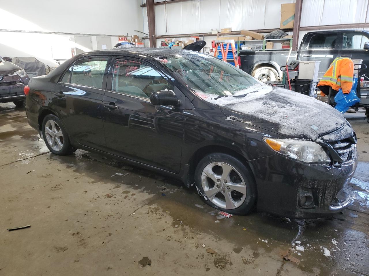 2013 Toyota Corolla VIN 2T1BU4EEXDC083764 Copart auction photo, front end / minor dent/scratches damage thumbnail 4