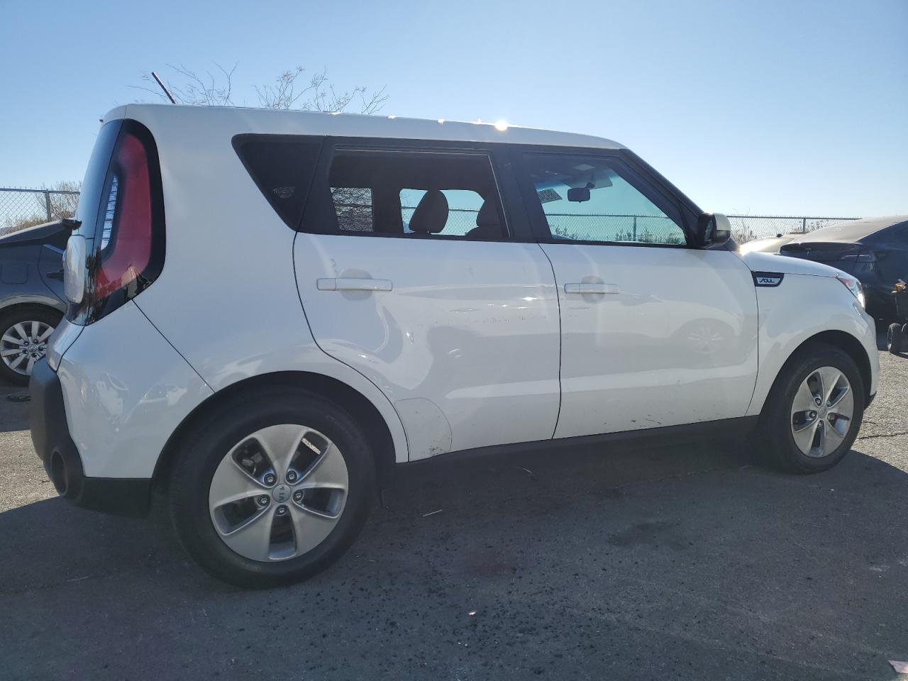 2016 KIA Soul VIN KNDJN2A20G7258389 Copart auction photo, vandalism damage thumbnail 3