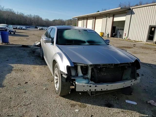 2016 Chrysler 300 VIN 2C3CCAAG9GH207678 Copart auction photo, front end damage thumbnail 11