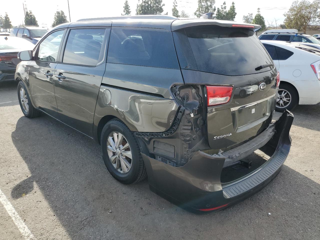 2015 KIA Sedona VIN KNDMB5C10F6030778 Copart auction photo, all over damage thumbnail 2