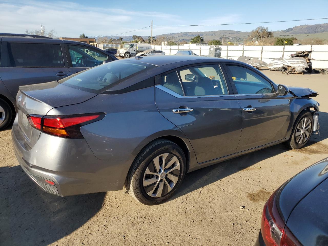 2020 Nissan Altima VIN 1N4BL4BV6LC218288 Copart auction photo, front end damage thumbnail 3