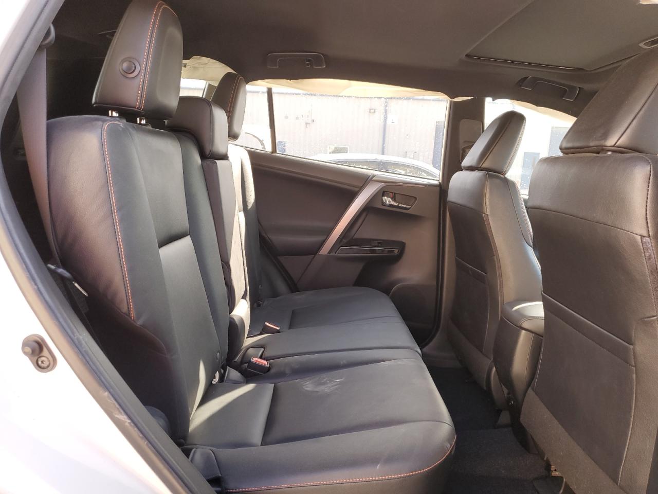 2016 Toyota RAV 4 VIN JTMNFREV2GJ078703 Copart auction photo, front end / minor dent/scratches damage thumbnail 11