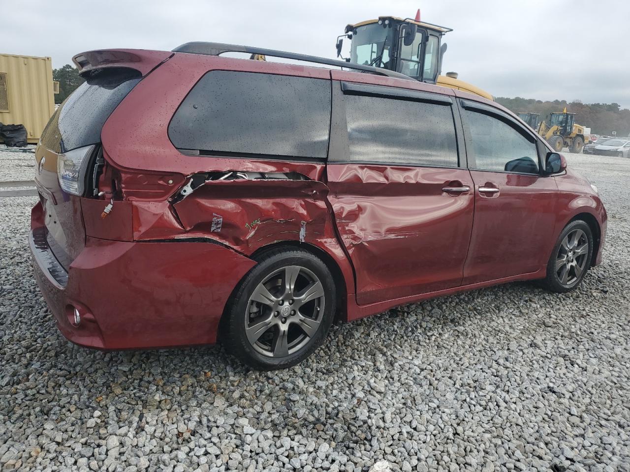 2017 Toyota Sienna VIN 5TDXZ3DC1HS786720 Copart auction photo, side / rear end damage thumbnail 3