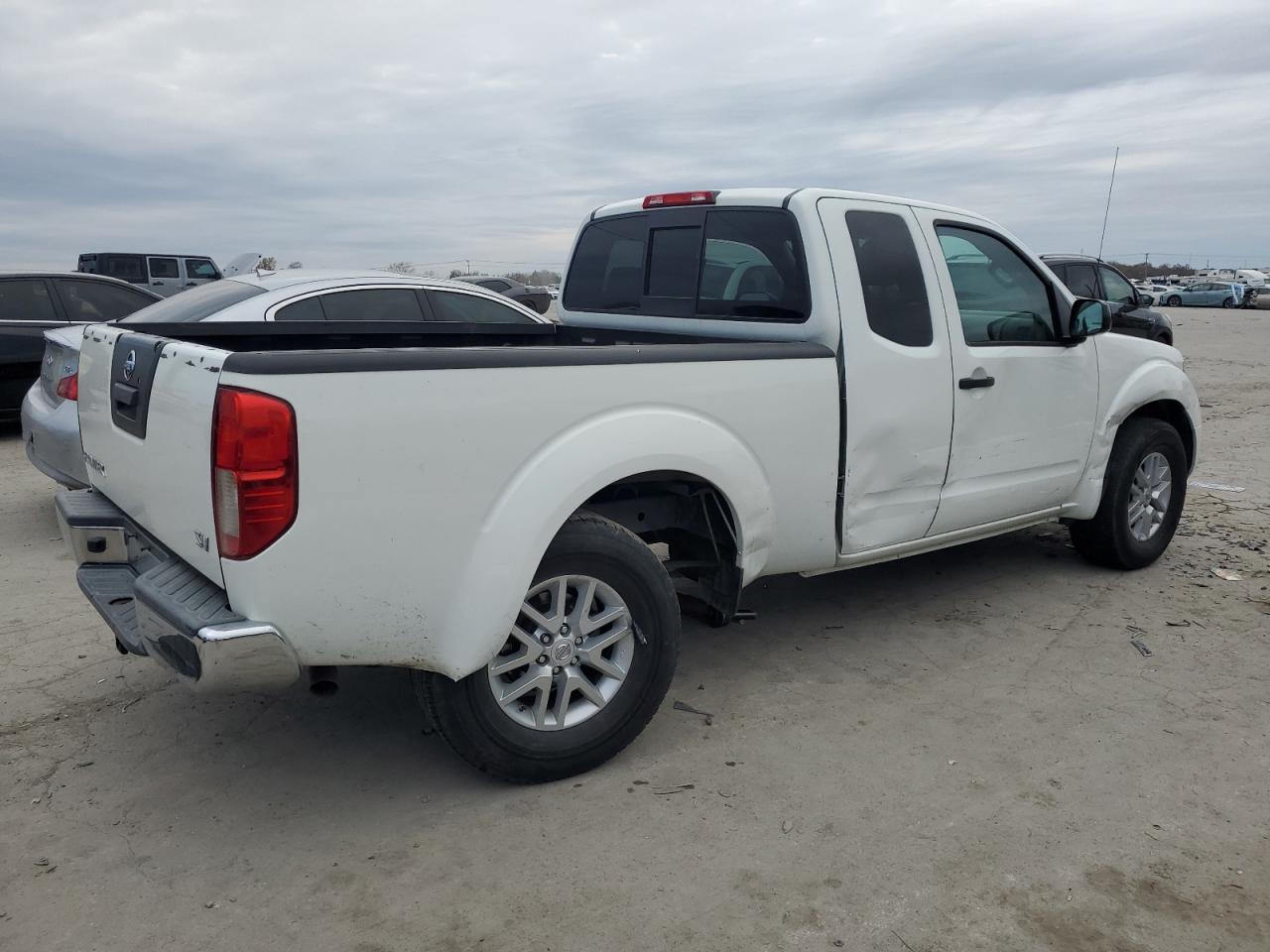 2018 Nissan Navara (Frontier) VIN 1N6AD0CUXJN717448 Copart auction photo, rear end damage thumbnail 3